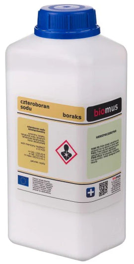 Natriumtetraborat Decahydrat Borax 1kg von BIOMUS, chemischer Reiniger und Haushaltszusatz, in einer transparenten Verpackung.